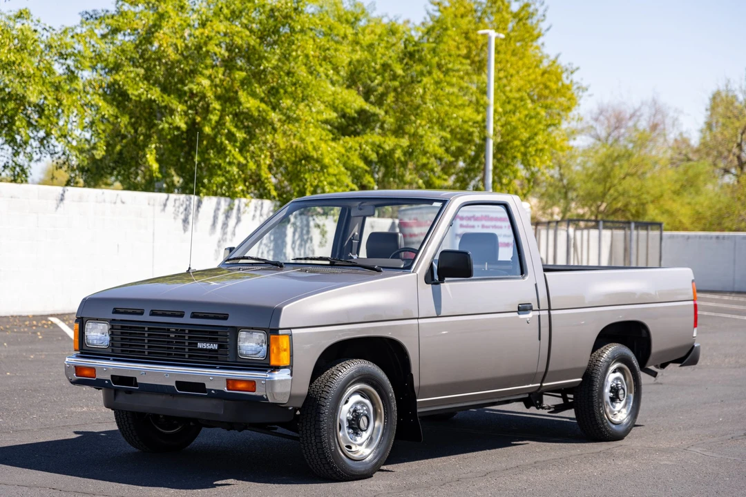 1987 Nissan - Image 2 of 31