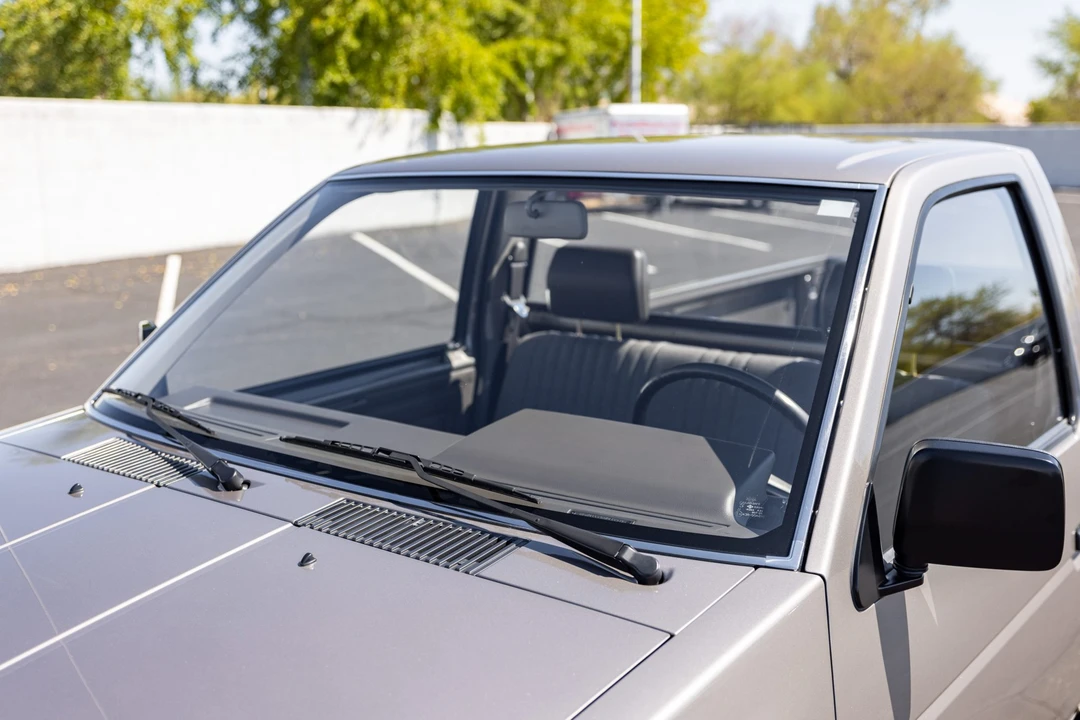 1987 Nissan - Image 19 of 31