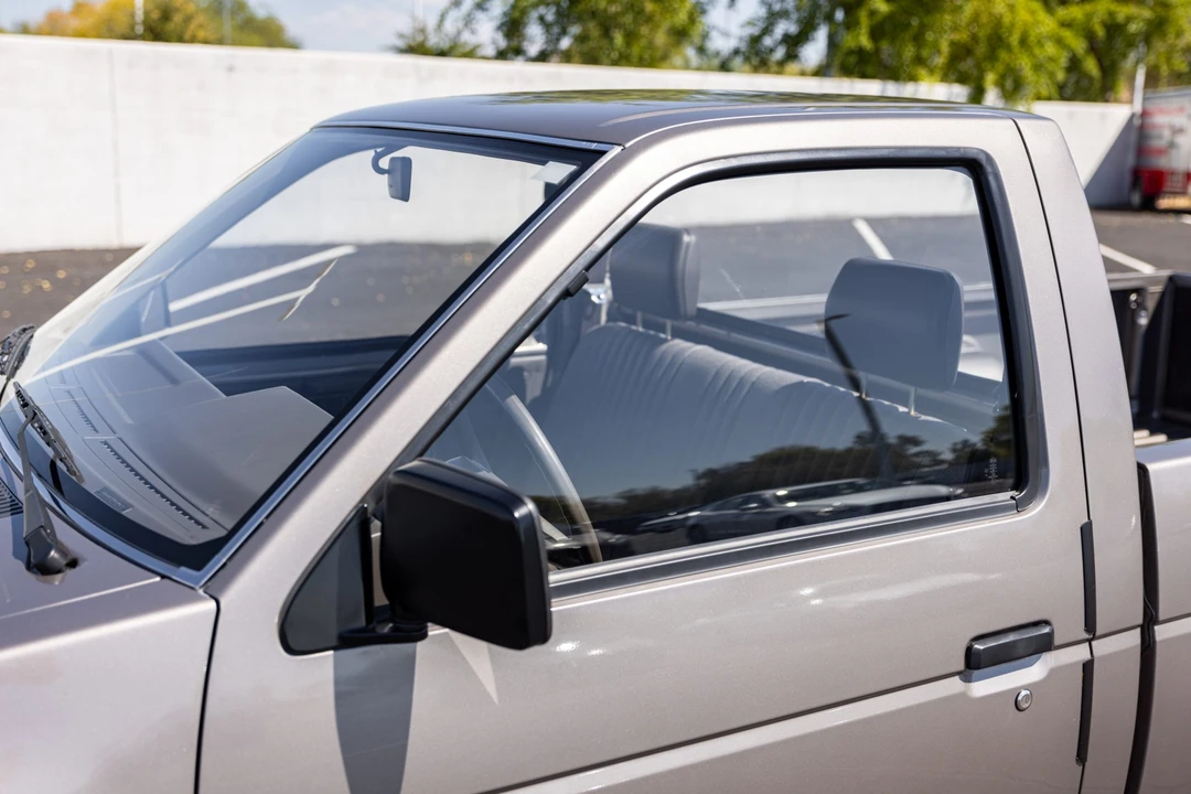 1987 Nissan - Image 20 of 31