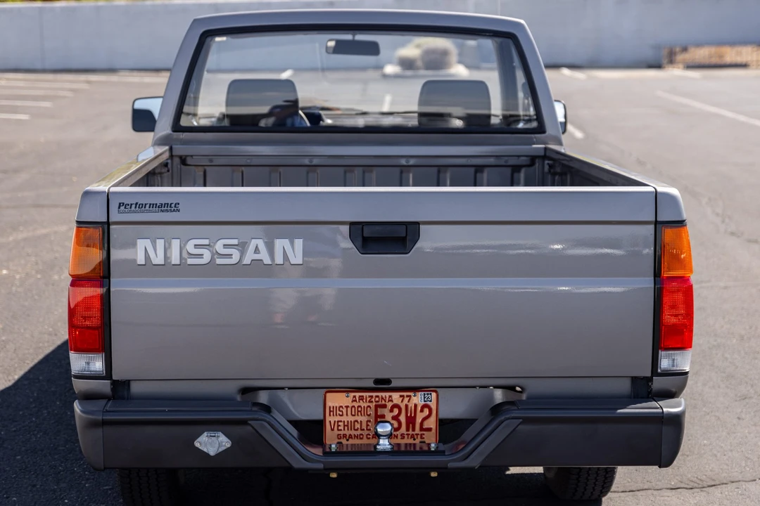 1987 Nissan - Image 13 of 31