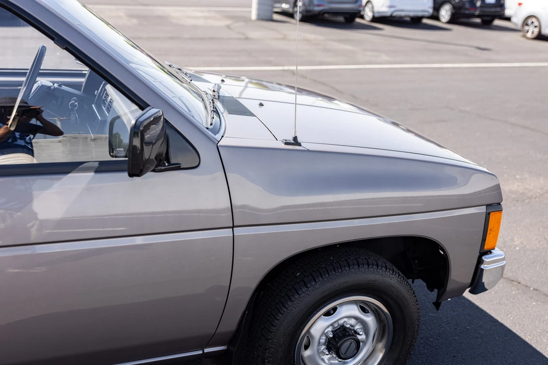 1987 Nissan - Image 16 of 31