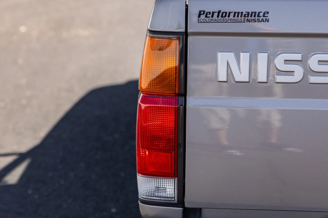 1987 Nissan - Image 14 of 31