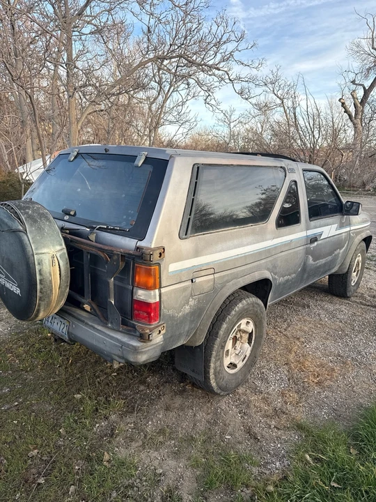 1987 Nissan Pathfinder 1st Gen - Image 4 of 13