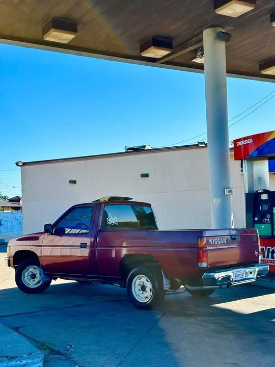 1987 Nissan Frontier - Image 4 of 10