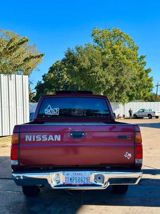 1987 Nissan Frontier - Image 5 of 10
