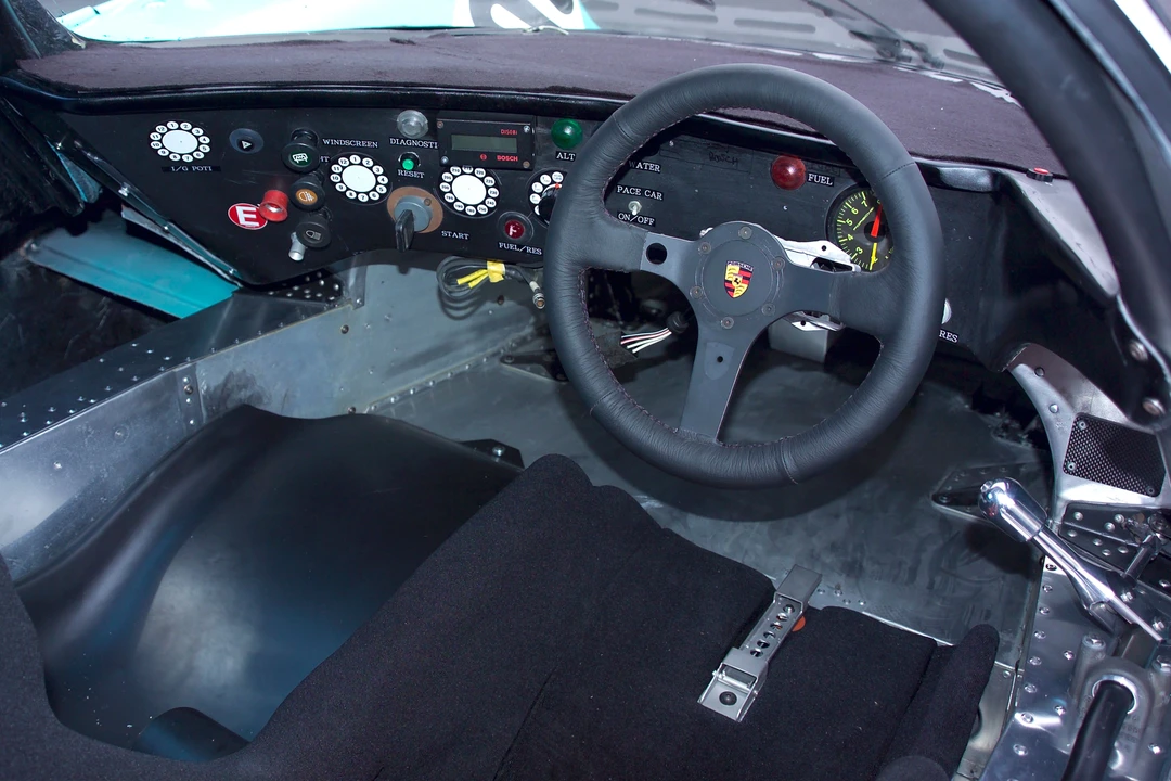 1987 Porsche 956 & 962 - Image 2 of 13