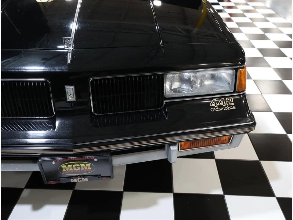1987 Oldsmobile 442 4th Gen - Image 10 of 31