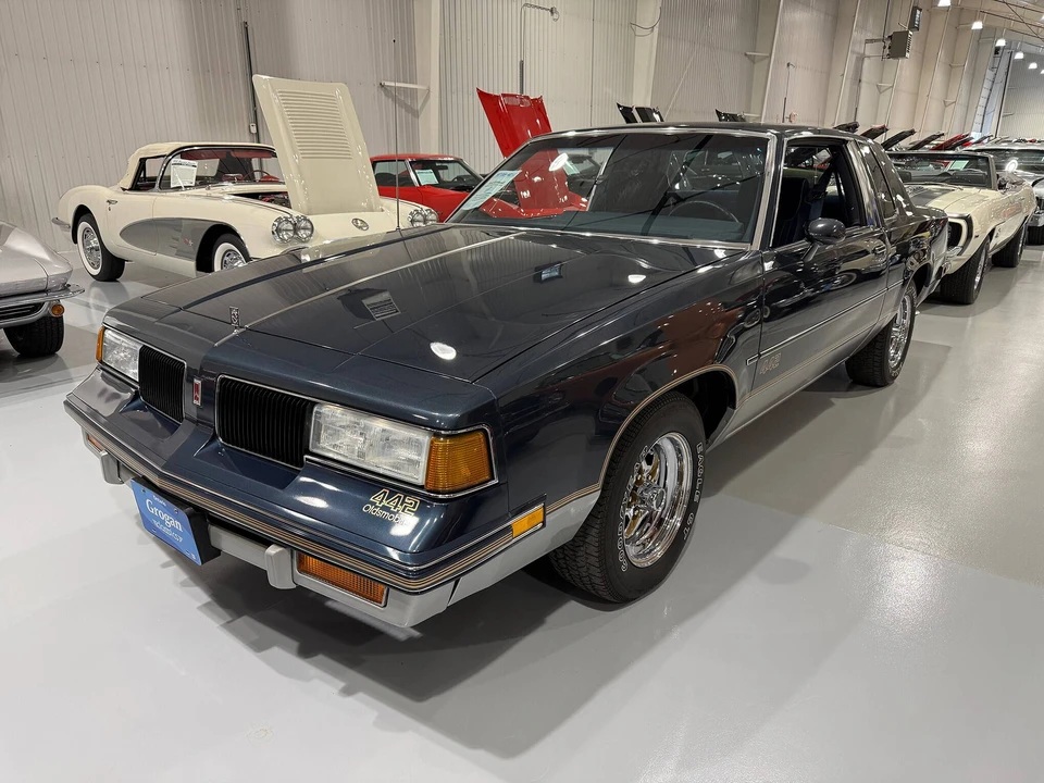 1987 Oldsmobile 442 4th Gen - Image 2 of 31
