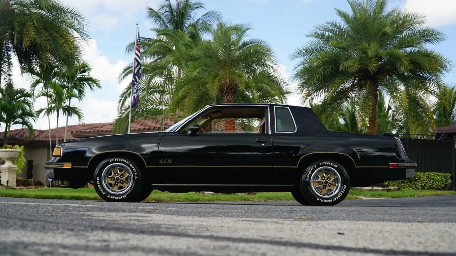 1987 Oldsmobile 442 4th Gen - Image 2 of 10