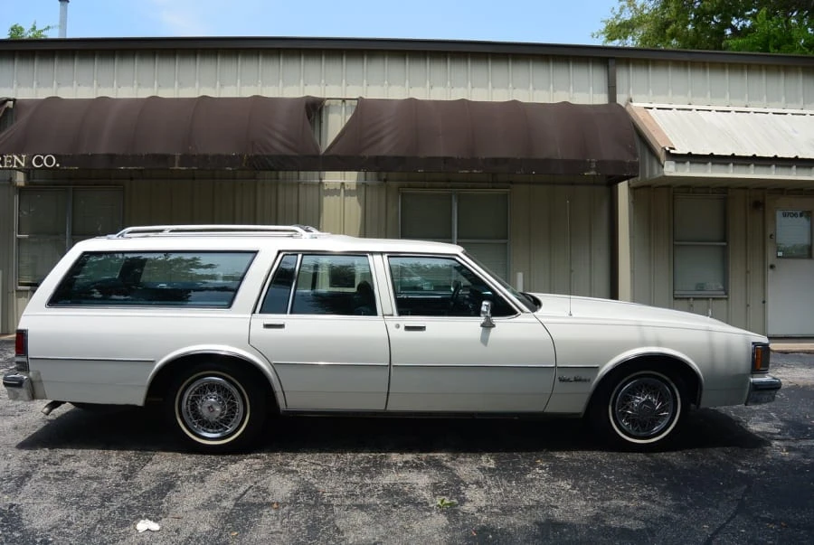 1987 Oldsmobile Custom Cruiser - Image 2 of 8