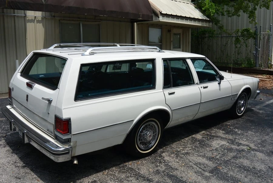 1987 Oldsmobile Custom Cruiser - Image 3 of 8