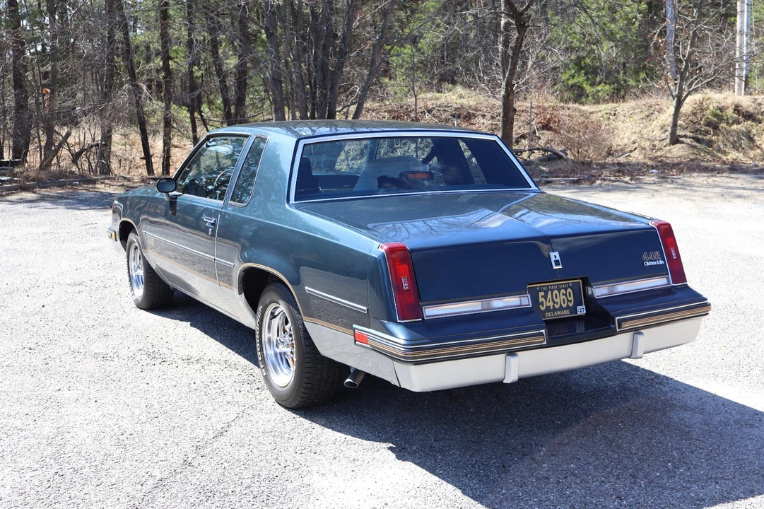 1987 Oldsmobile Cutlass 5th Gen - Image 10 of 21