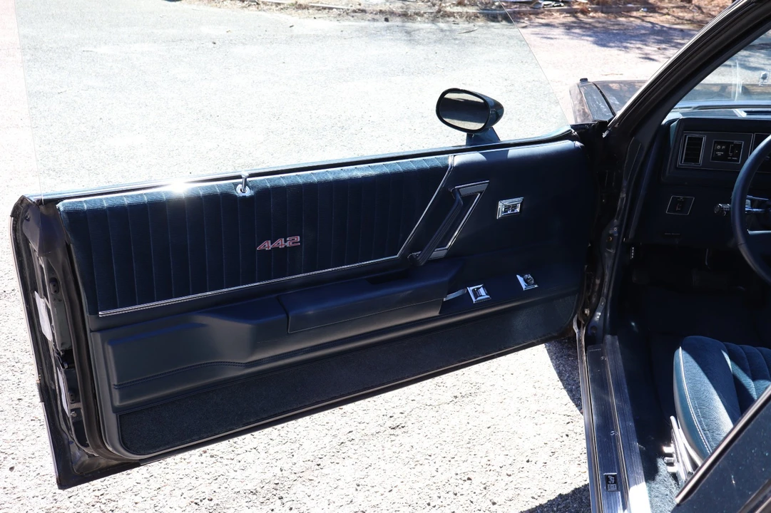 1987 Oldsmobile Cutlass 5th Gen - Image 11 of 21