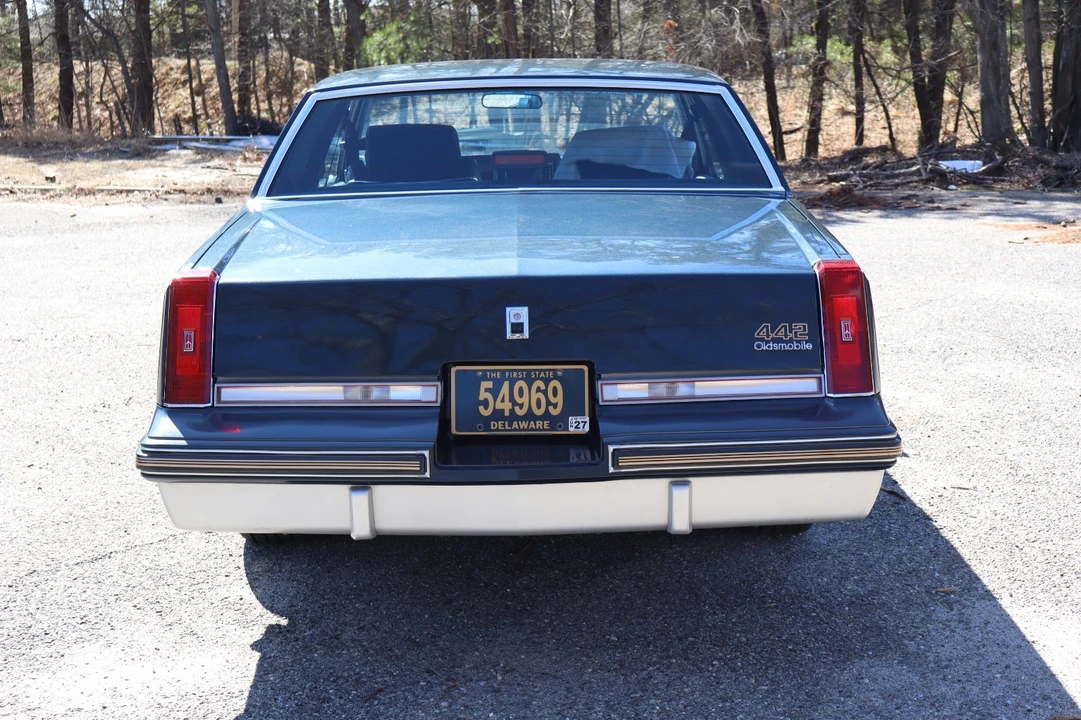 1987 Oldsmobile Cutlass 5th Gen - Image 9 of 21