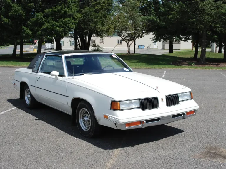 1987 Oldsmobile Cutlass 5th Gen - Image 2 of 2