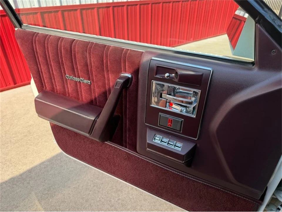 1987 Oldsmobile Cutlass 5th Gen - Image 17 of 31