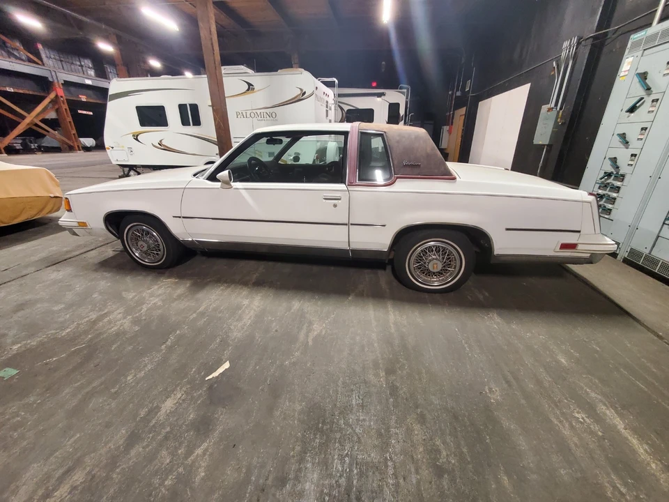1987 Oldsmobile Cutlass 5th Gen - Image 2 of 4
