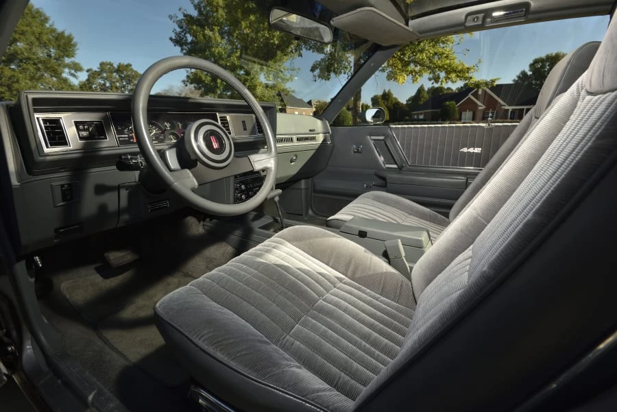1987 Oldsmobile Cutlass 5th Gen - Image 25 of 30