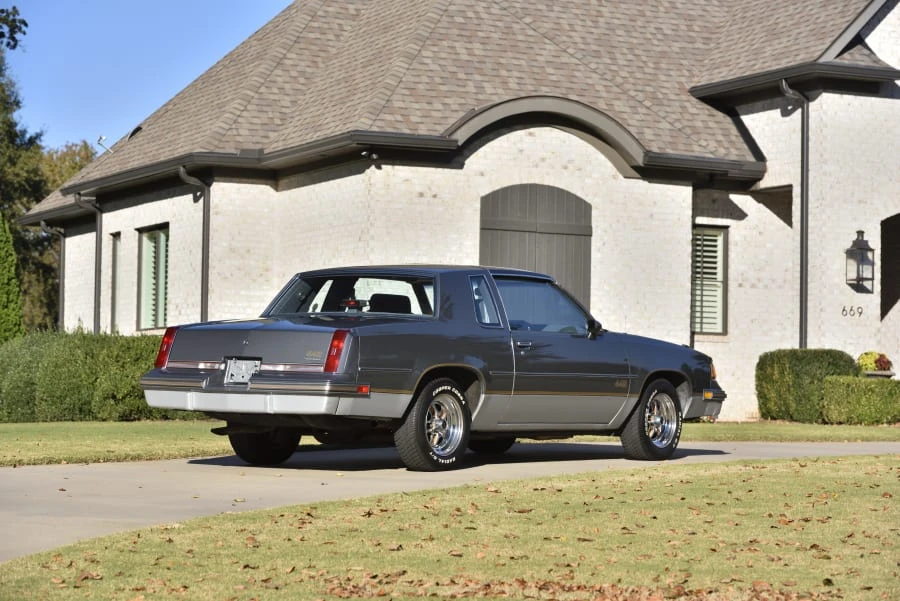 1987 Oldsmobile Cutlass 5th Gen - Image 13 of 30