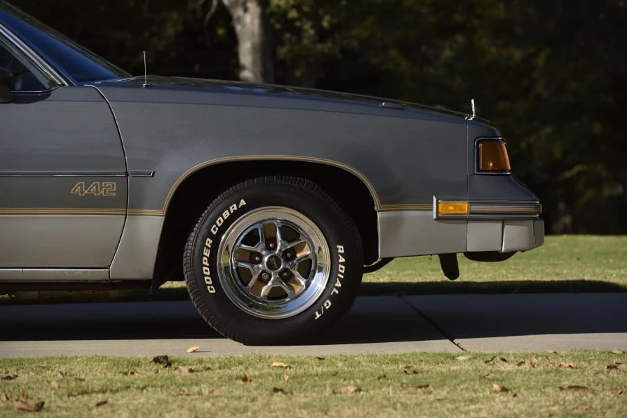 1987 Oldsmobile Cutlass 5th Gen - Image 10 of 30