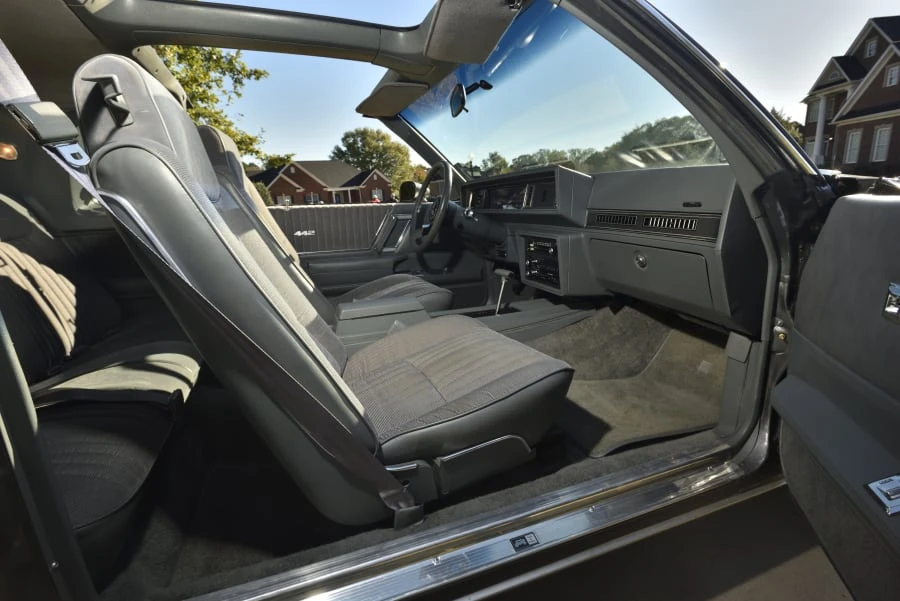 1987 Oldsmobile Cutlass 5th Gen - Image 23 of 30