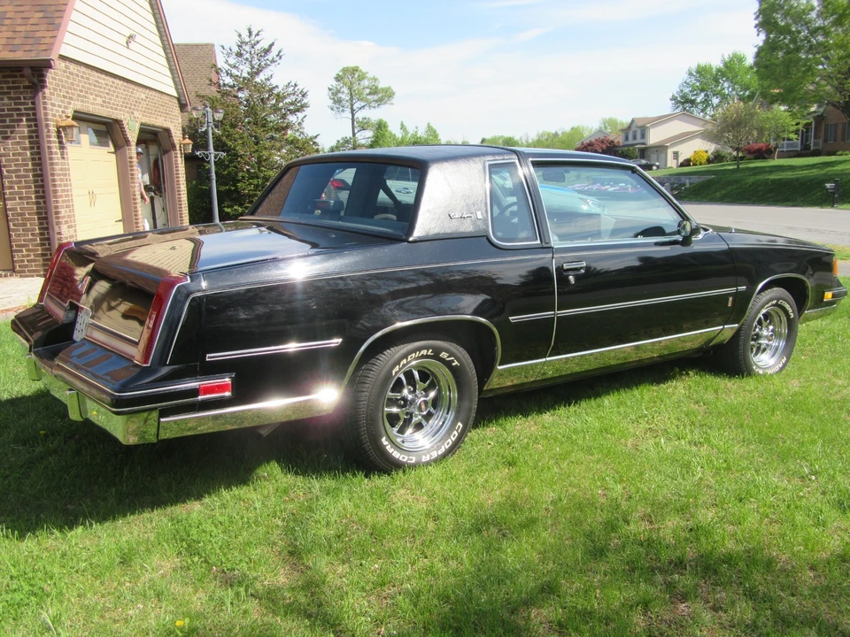 1987 Oldsmobile Cutlass Supreme - Image 5 of 21