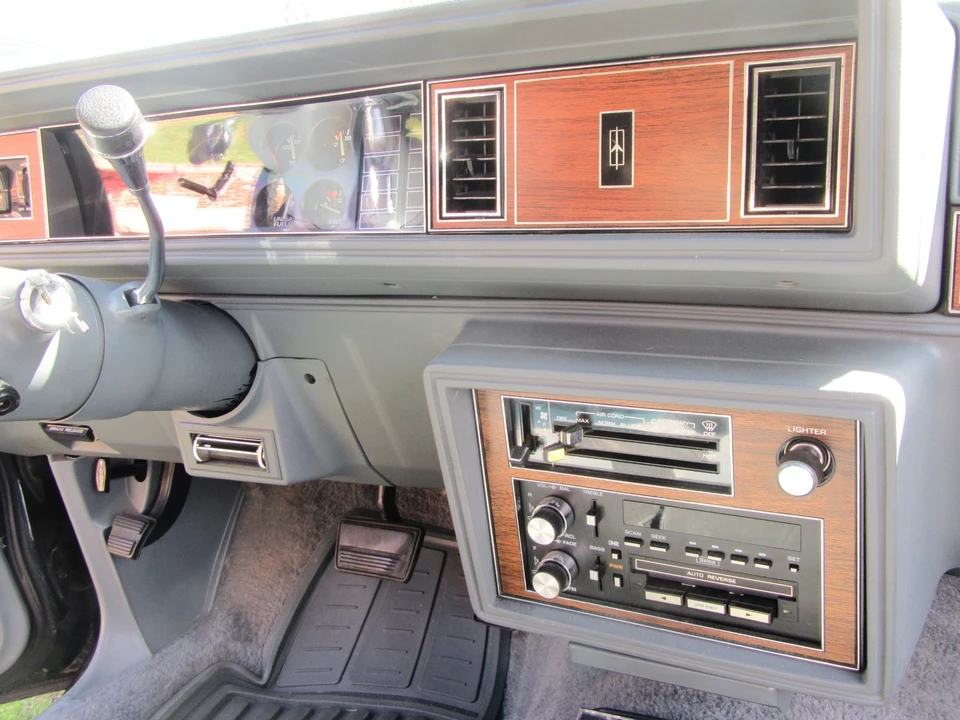 1987 Oldsmobile Cutlass Supreme - Image 11 of 21