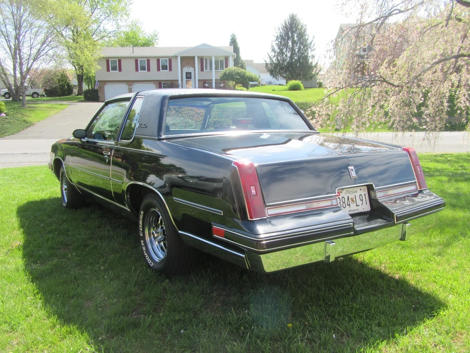 1987 Oldsmobile Cutlass Supreme - Image 8 of 21