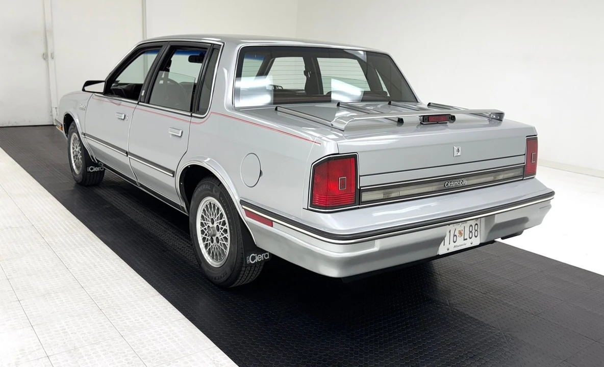 1987 Oldsmobile Cutlass Ciera - Image 3 of 12