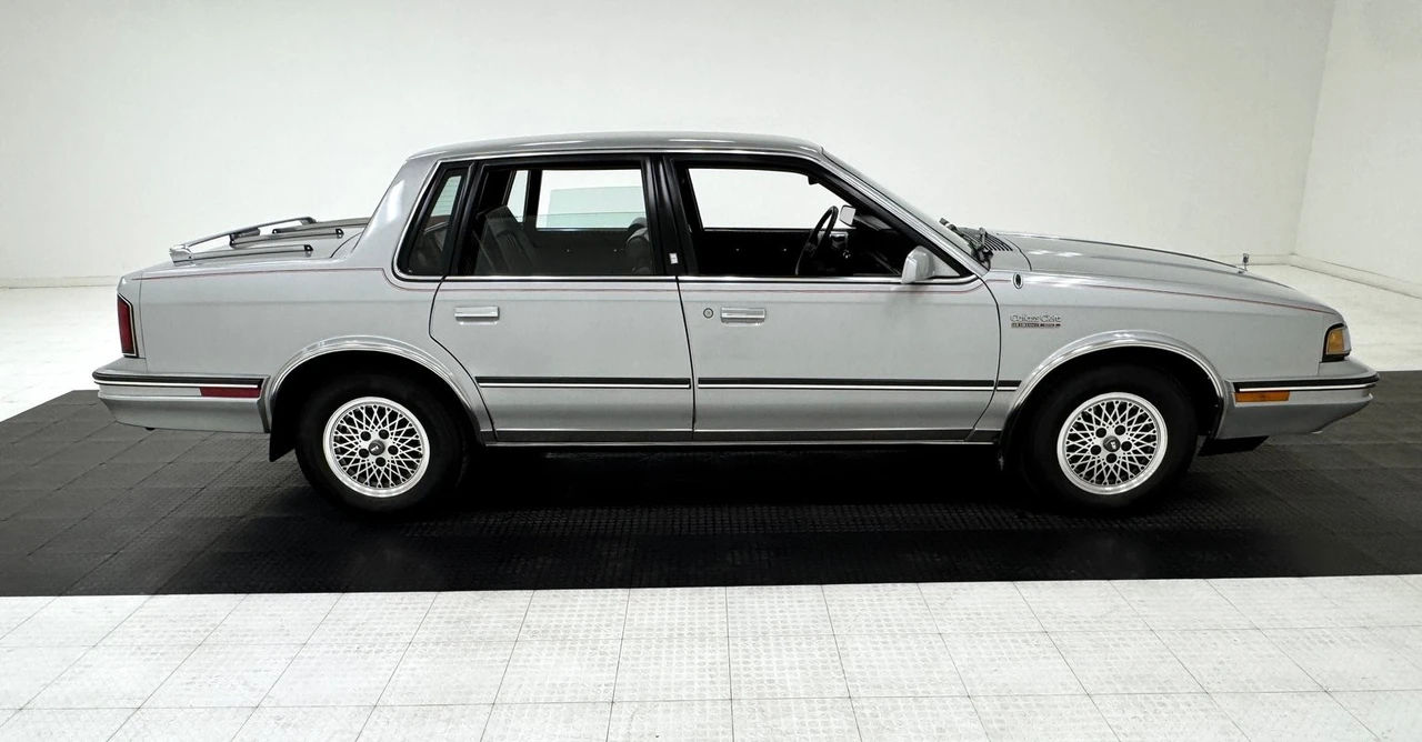 1987 Oldsmobile Cutlass Ciera - Image 6 of 12
