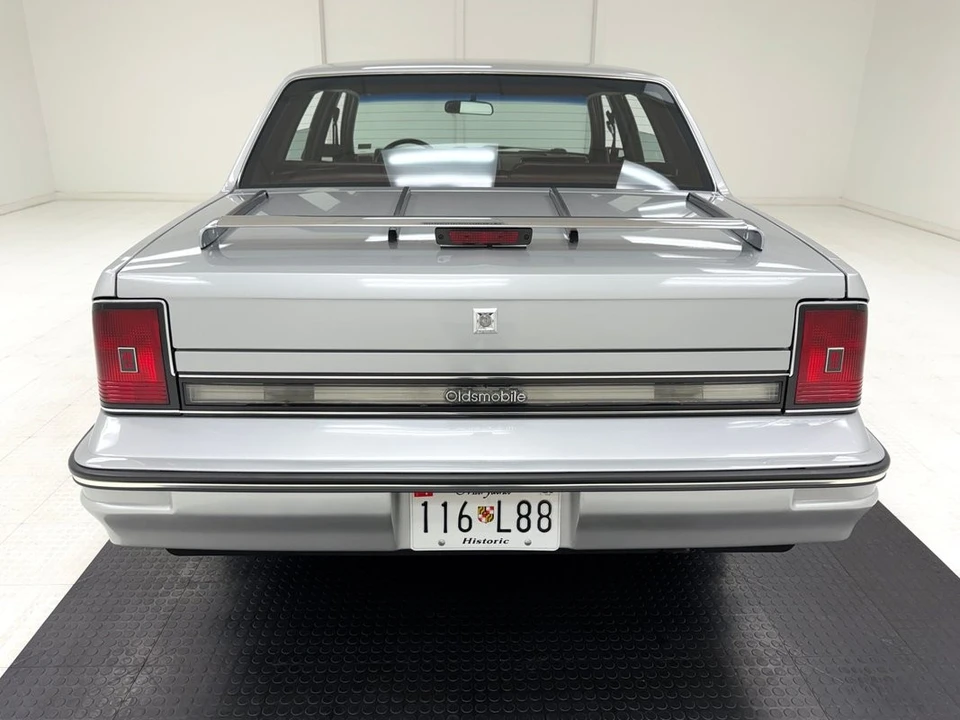 1987 Oldsmobile Cutlass Ciera - Image 4 of 12