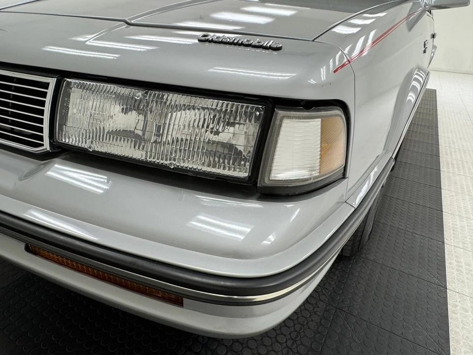 1987 Oldsmobile Cutlass Ciera - Image 11 of 12