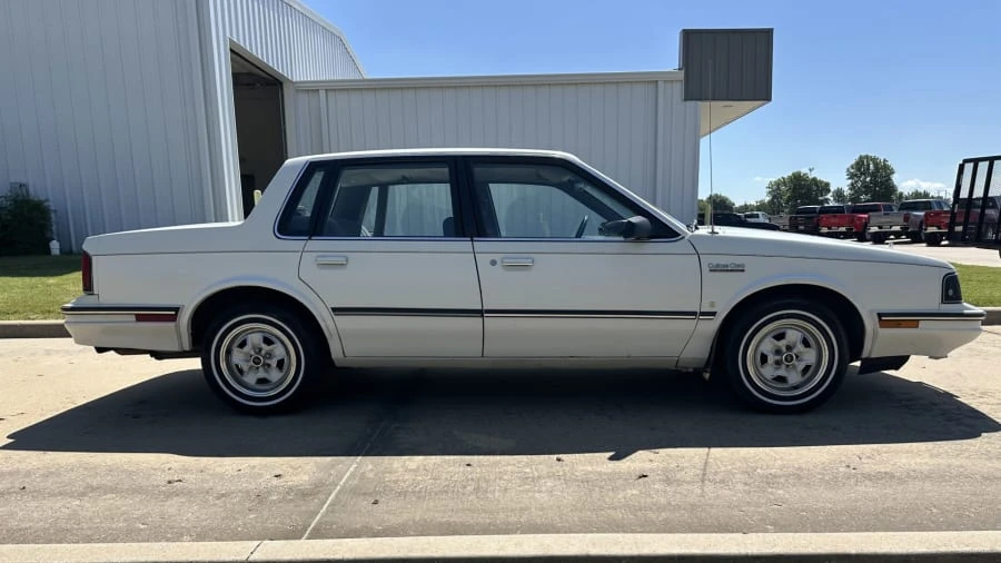 1987 Oldsmobile Cutlass Ciera - Image 2 of 14