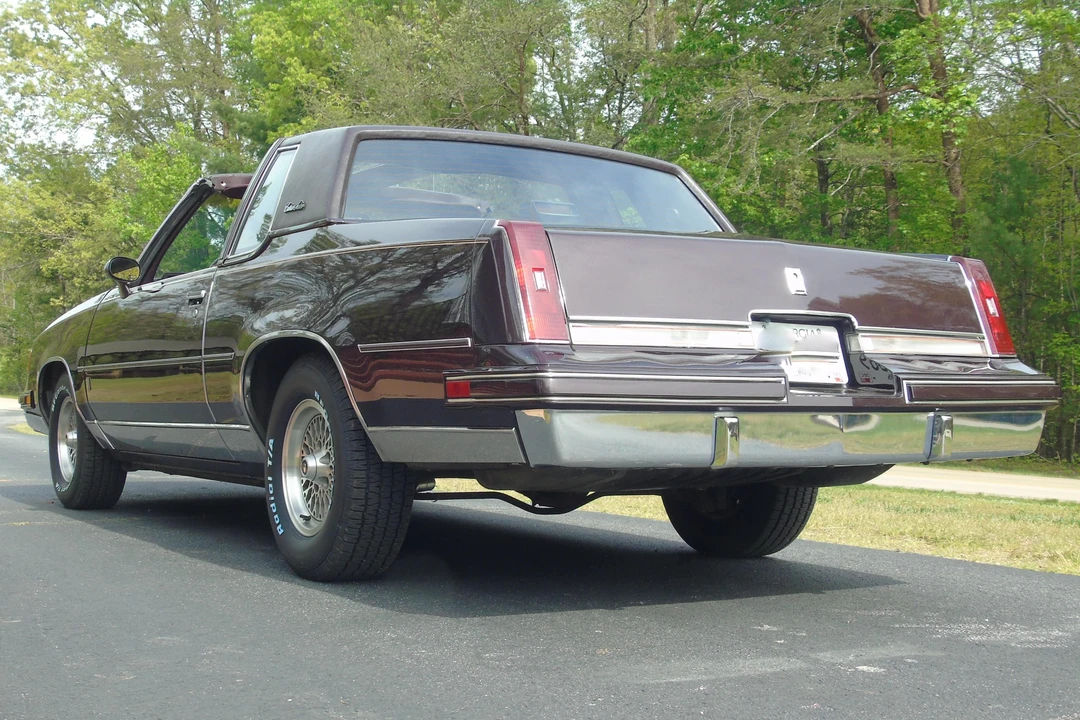 1987 Oldsmobile Cutlass 5th Gen - Image 4 of 6