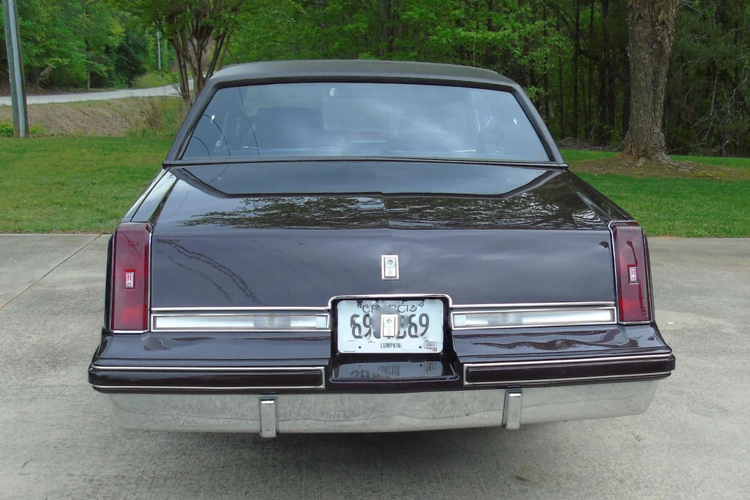 1987 Oldsmobile Cutlass 5th Gen - Image 5 of 6