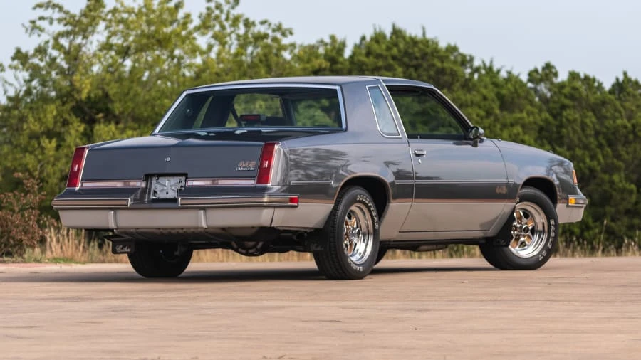 1987 Oldsmobile Cutlass Supreme - Image 3 of 12