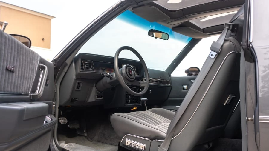 1987 Oldsmobile Cutlass Supreme - Image 4 of 12