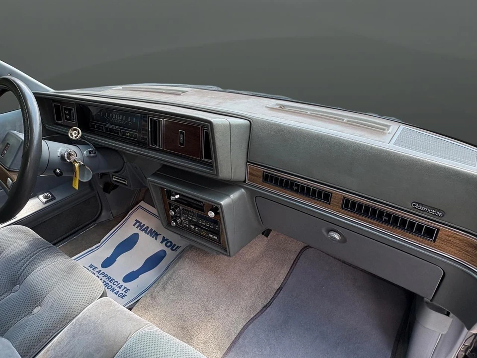 1987 Oldsmobile Cutlass Supreme - Image 27 of 31