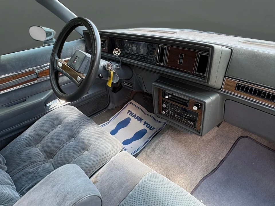 1987 Oldsmobile Cutlass Supreme - Image 28 of 31