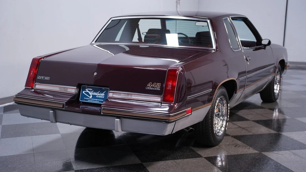1987 Oldsmobile Cutlass Supreme - Image 11 of 12