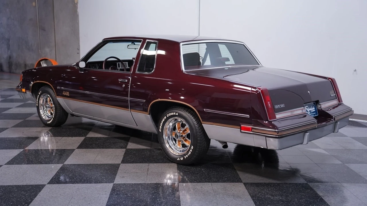 1987 Oldsmobile Cutlass Supreme - Image 8 of 12
