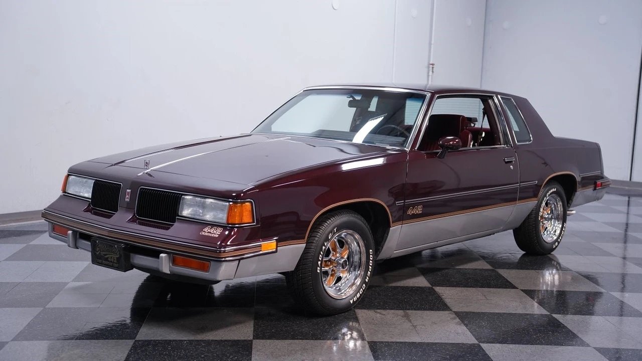 1987 Oldsmobile Cutlass Supreme - Image 6 of 12