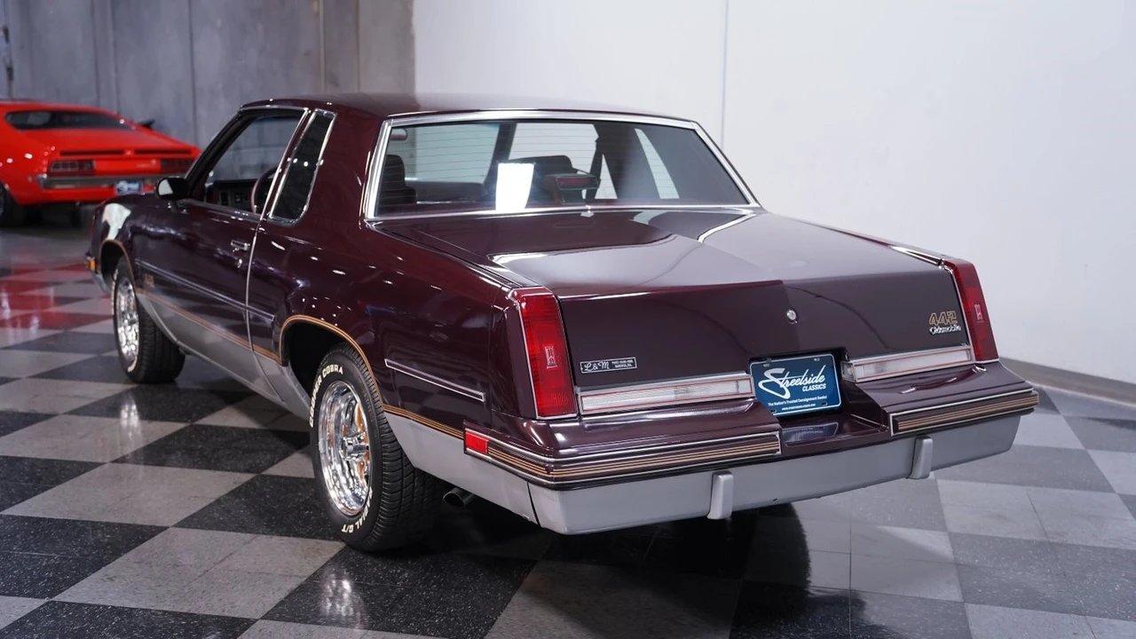 1987 Oldsmobile Cutlass Supreme - Image 9 of 12