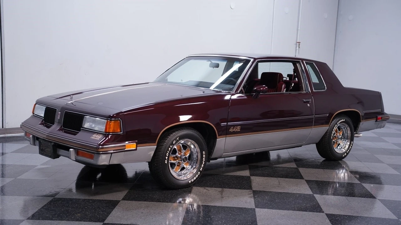 1987 Oldsmobile Cutlass Supreme - Image 7 of 12