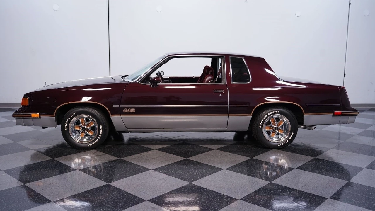 1987 Oldsmobile Cutlass Supreme - Image 3 of 12