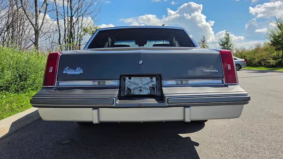 1987 Oldsmobile Cutlass Supreme - Image 5 of 31