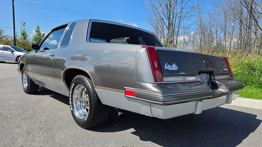 1987 Oldsmobile Cutlass Supreme - Image 10 of 31