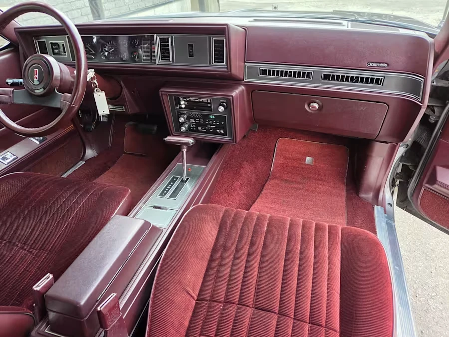 1987 Oldsmobile Cutlass Supreme - Image 22 of 31