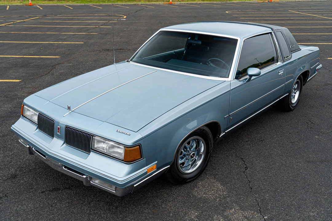 1987 Oldsmobile Cutlass Supreme - Image 2 of 31