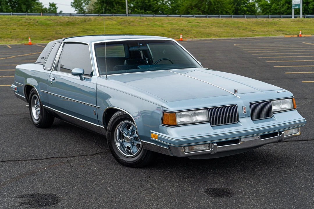 1987 Oldsmobile Cutlass Supreme - Image 10 of 31